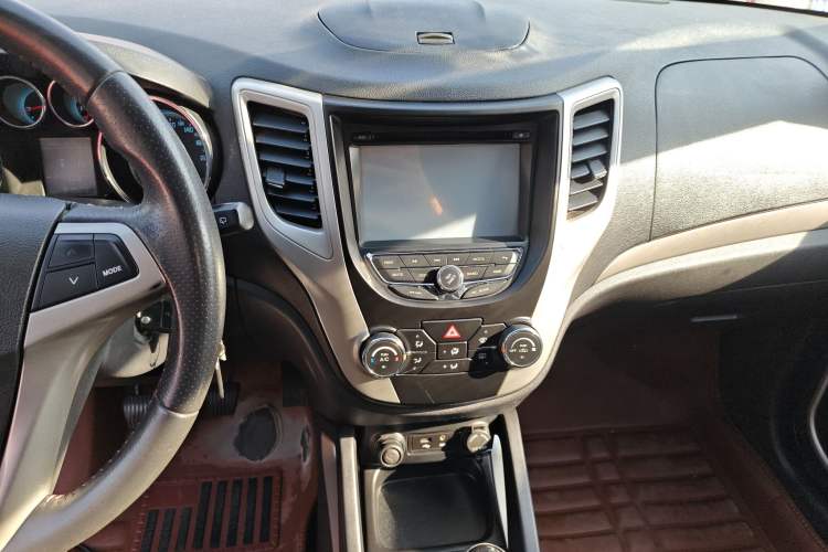 Used Changan CS35 2014 1.6L Manual Luxury Model China IV Standard
