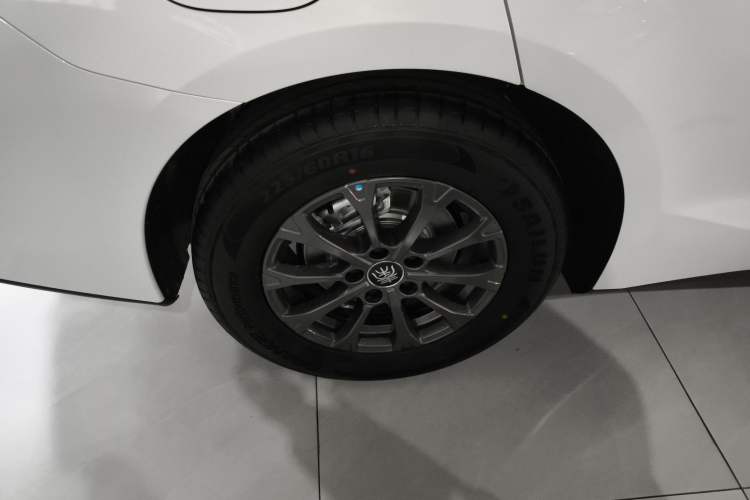 Used BYD Qin L 2025 DM-i Smart Drive 80KM Leading Model