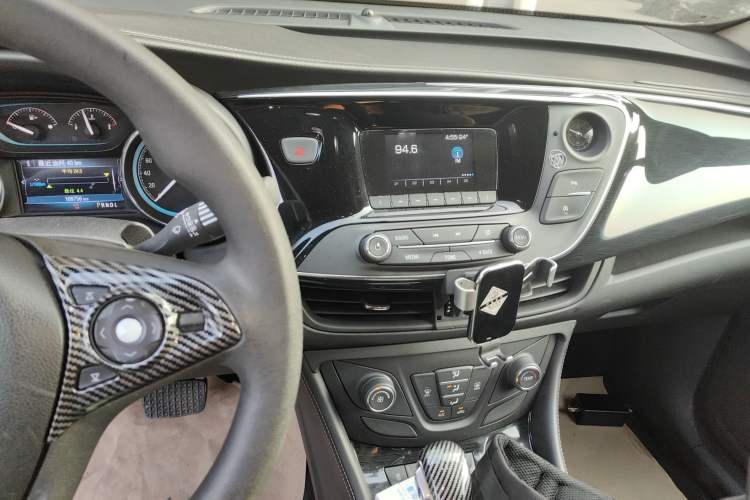 Used Buick Envision 2017 20T Two-Wheel-Drive Tech Edition
