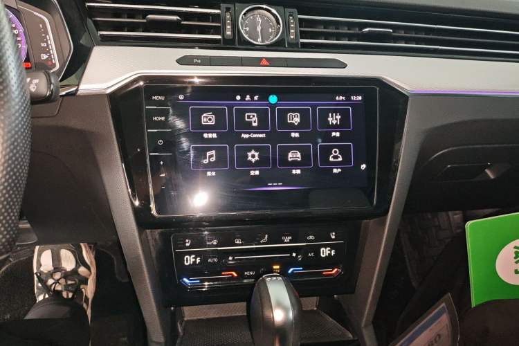 Used Volkswagen Magotan 2023 2 Million Units Commemorative Edition 330TSI DSG Luxury Version
