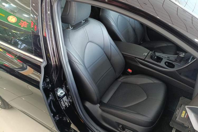 Used Toyota Avalon 2019 2.0L Luxury Edition China VI Standard
