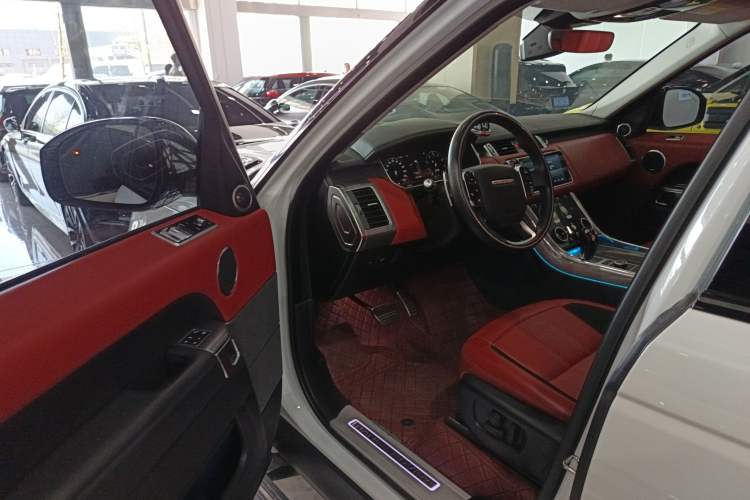 Used Land Rover Range Rover Sport 2020 3.0 L6 HSE DYNAMIC
