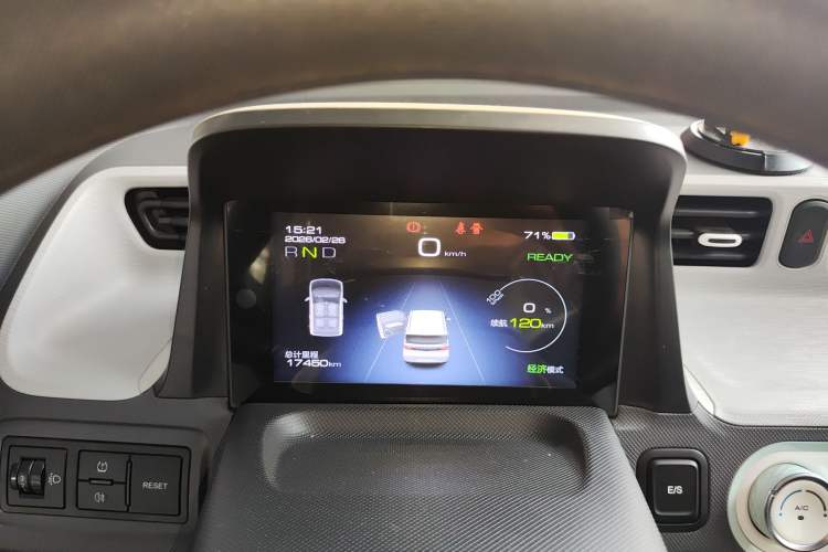 Used Wuling Hongguang MINIEV 2022 Macaron Premium Model – Lithium Iron Phosphate