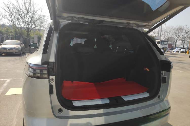 Used  eπ008 2024 210Max Range-Extended Version 6 Seats
