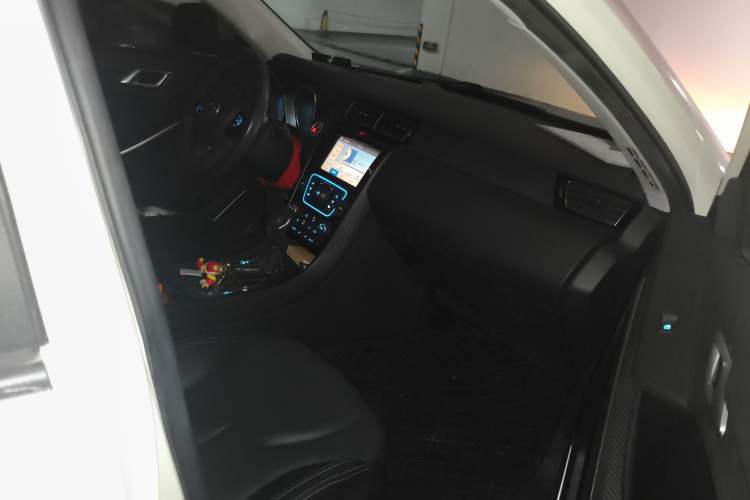 Used JMC Yusheng S330 2016 1.5L GTDi Automatic Two-Wheel Drive Prestige Edition
