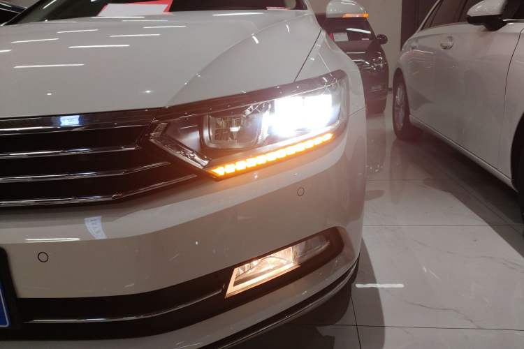 Used Volkswagen Variant 2017 380TSI Two-Wheel Drive Comfort Edition
