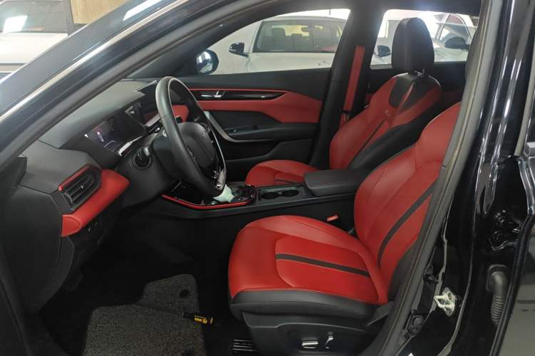 Used Dongfeng Aeolus Yixuan 2022 230T Automatic Adaptive-Beam Knight Edition
