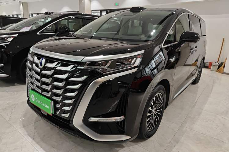 Used Denza D9 2025 DM-i Intelligent Drive 1020 Four-Wheel Drive Flagship Model