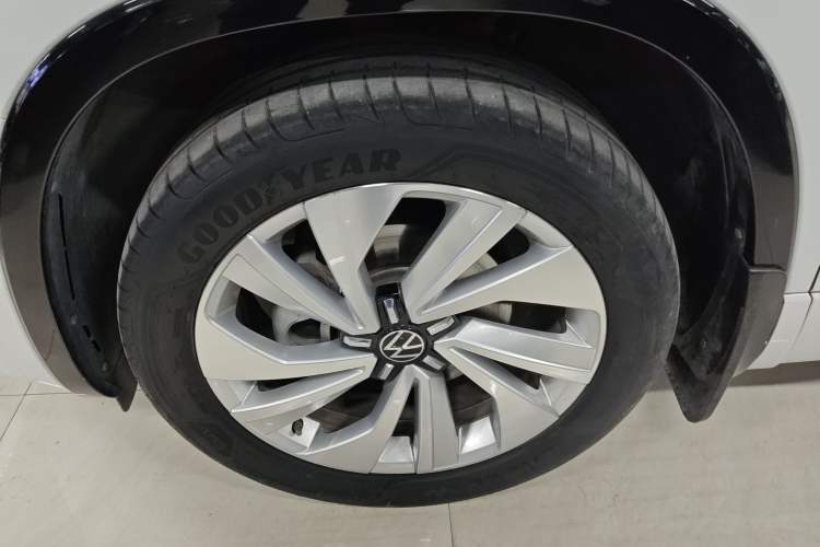 Used Volkswagen Tayron X 2020 330TSI Two-Wheel Drive Luxury Smart Connectivity Version