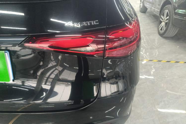 Used Mercedes-Benz GLC 2023 GLC 260 L 4MATIC Luxury Model 5 Seats