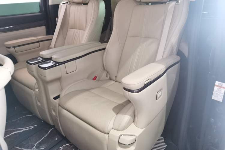 Used Toyota Vellfire 2020 Dual-Engine 2.5L HV Prestige Edition
