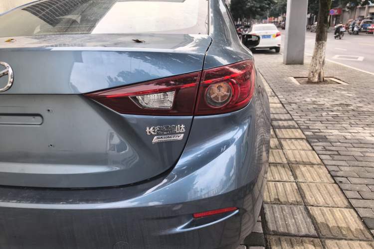 Used Mazda Mazda 3 Axela 2016 Sedan 1.5L Automatic Comfort Model