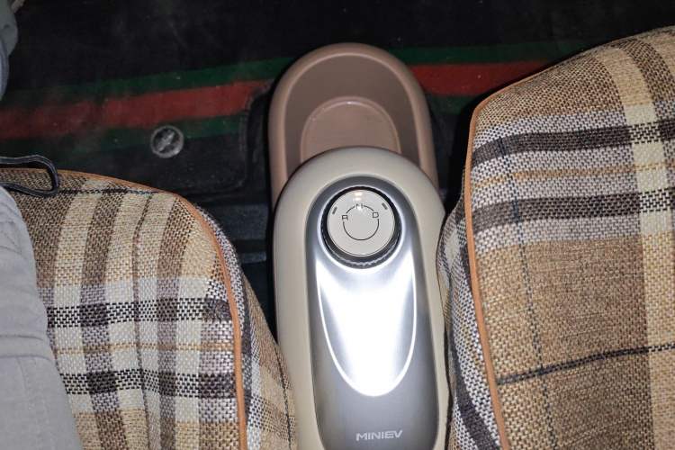 Used Wuling Hongguang MINIEV 2025 Four-Door Version Advanced Edition
