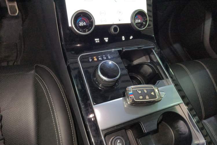 Used Land Rover Range Rover Velar 2020 P250 R-DYNAMIC S
