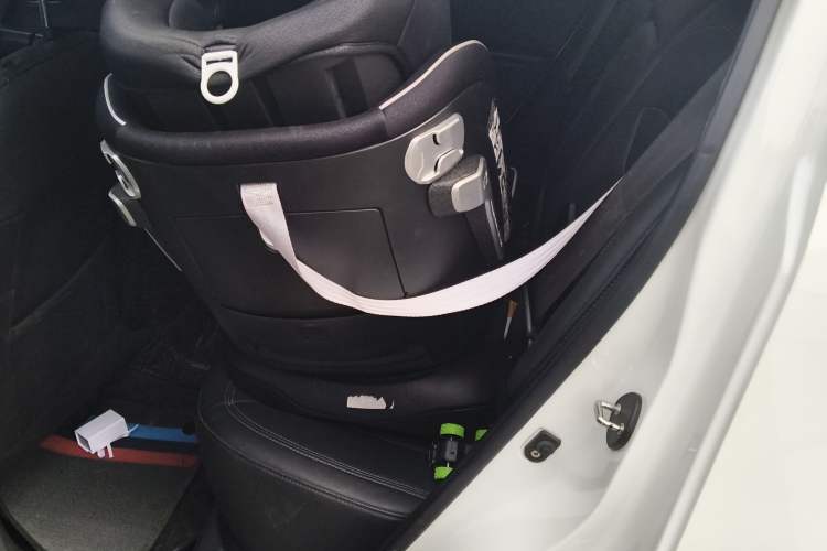 Used Kia Sportage R 2015 2.0L Automatic Two-Wheel Drive DLX Model