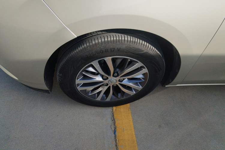 Used Buick GL8 2017 ES 28T Luxury Model China V Standard