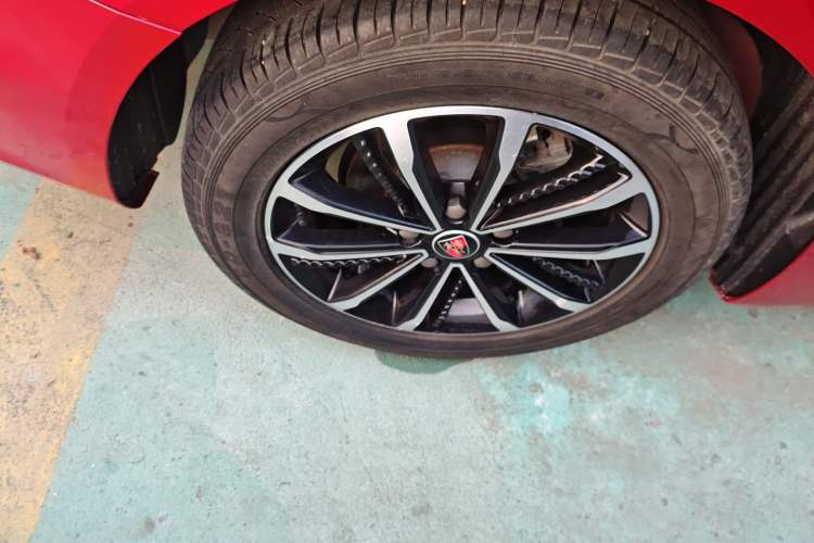 Used Roewe i5 2020 1.5L Automatic 4G Connect Luxury Flagship Edition
