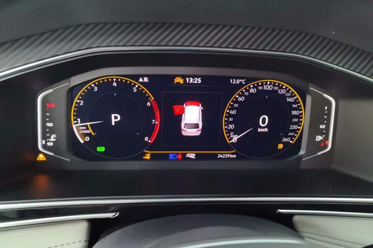 Used Volkswagen Tiguan L 2024 Outstanding Model 330TSI Automatic Two-Wheel Drive R-Line Dragon Glory Edition
