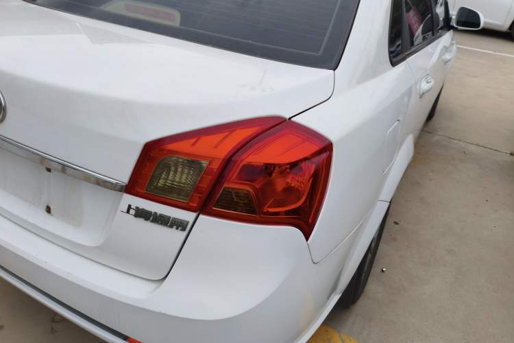 Used Buick Excelle 2013 1.5L Manual Classic Model
