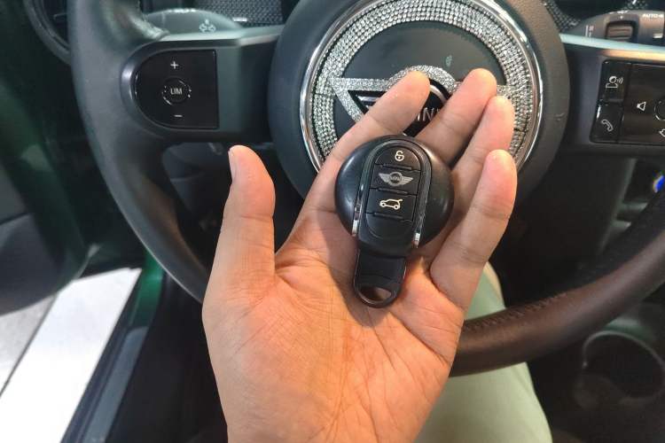 Used  MINI 2022 1.5T COOPER Classic Edition Five-Door Version
