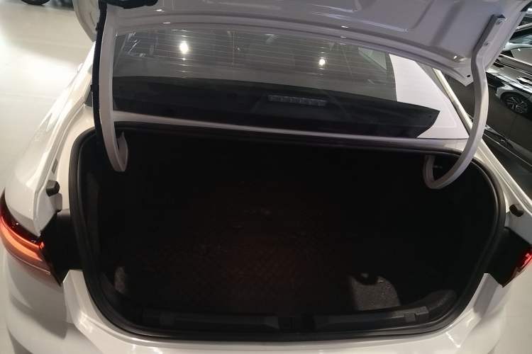 Used Volkswagen Lavida 2024 1.5L Automatic 5 Million Edition
