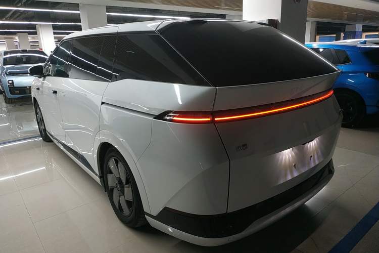 Used XPeng X9 2024 702 Ultra-Long Range Pro