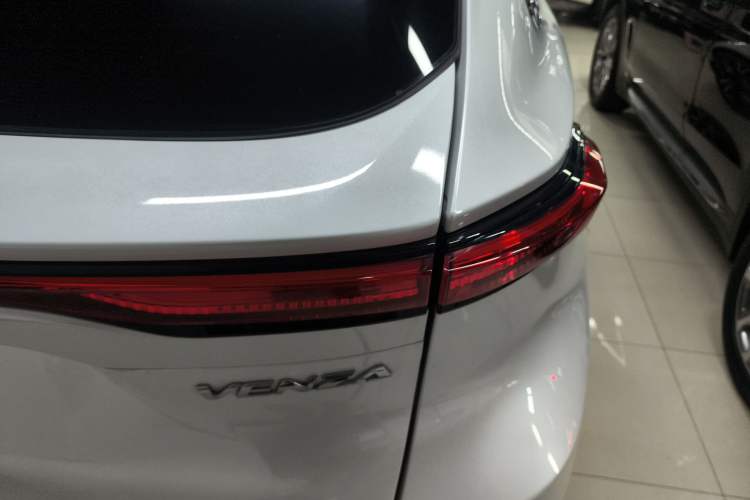 Used Toyota Venza 2023 2.0L CVT Two-Wheel Drive Prestige Version
