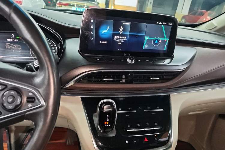 Used Buick GL8 2021 Land Cruiser Executive Class 652T Luxury Model
