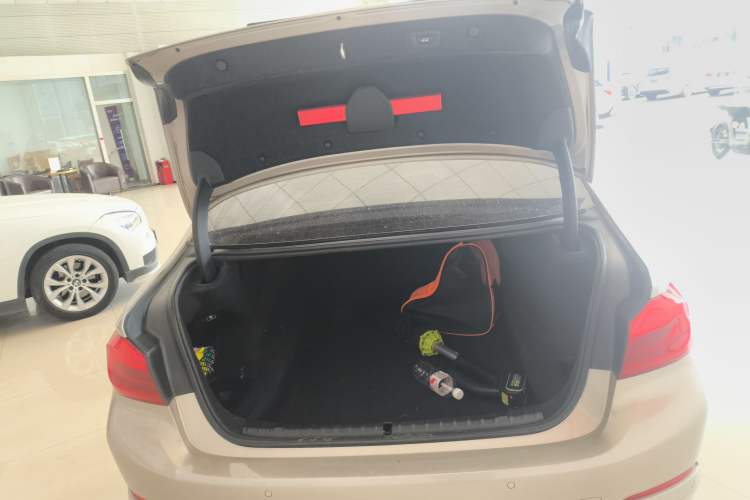 Used BMW 5 Series 2019 525Li Luxury Package
