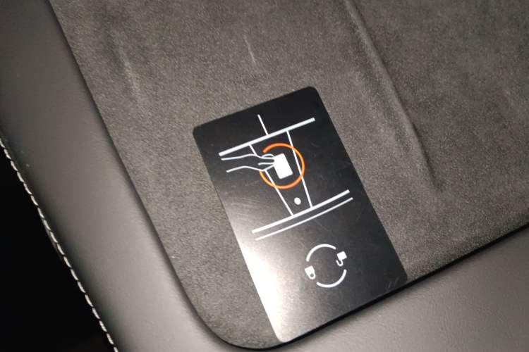 Used Tesla Model Y 2023 High-Performance All-Wheel-Drive Version
