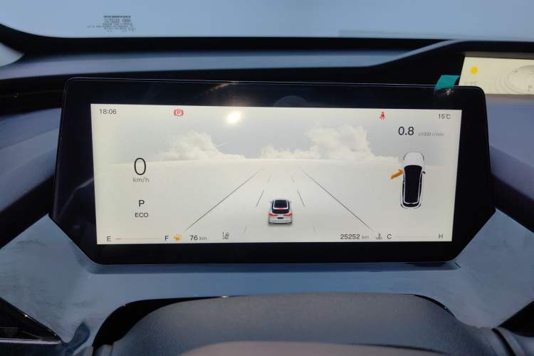 Used Oshan Z6 2022 Blue Whale 1.5T DCT Smart Edition Urban Version
