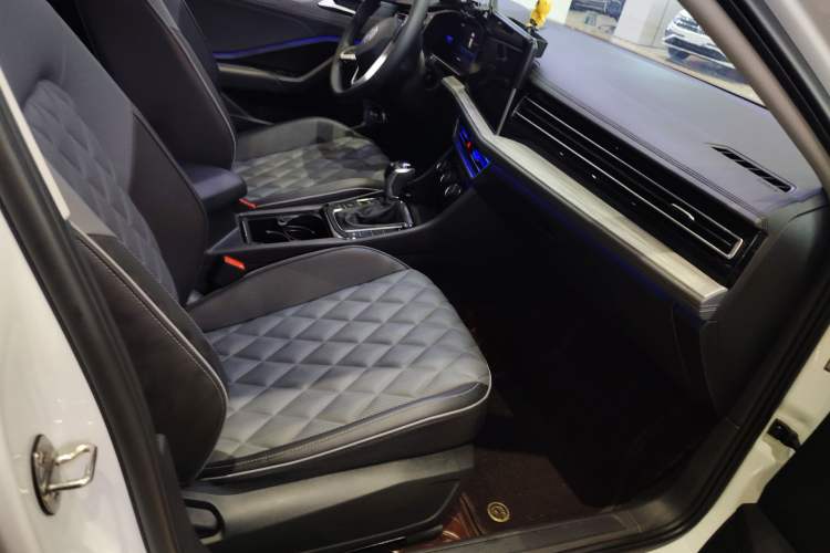 Used Volkswagen Sagitar 2025 Revised Version 2 300TSI DSG Excellence Edition
