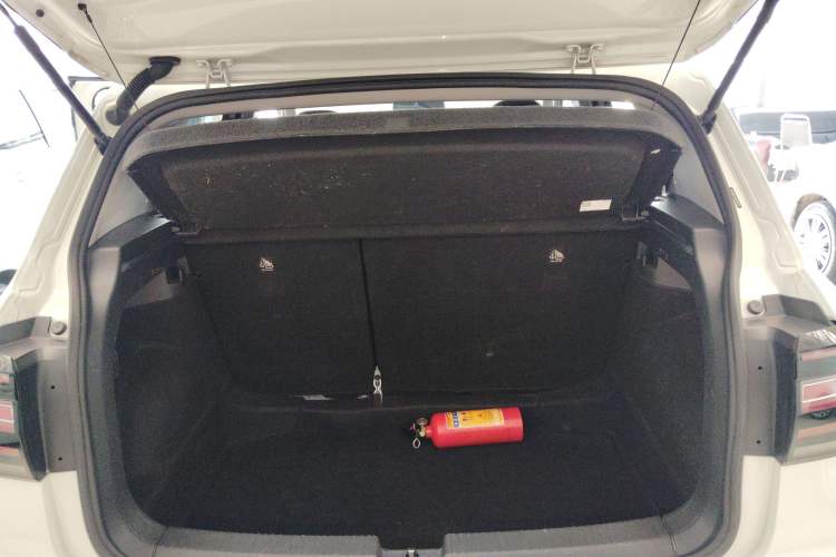 Used Volkswagen Tacqua 2021 200TSI DSG JoyConnect Edition
