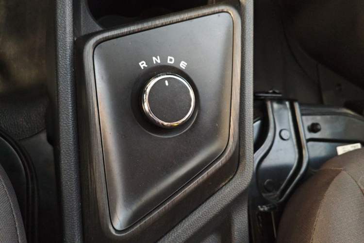 Used Chana Ruixing EM80 2025 Passenger Version Comfort Model 6 Seats 300 km Liftback Door