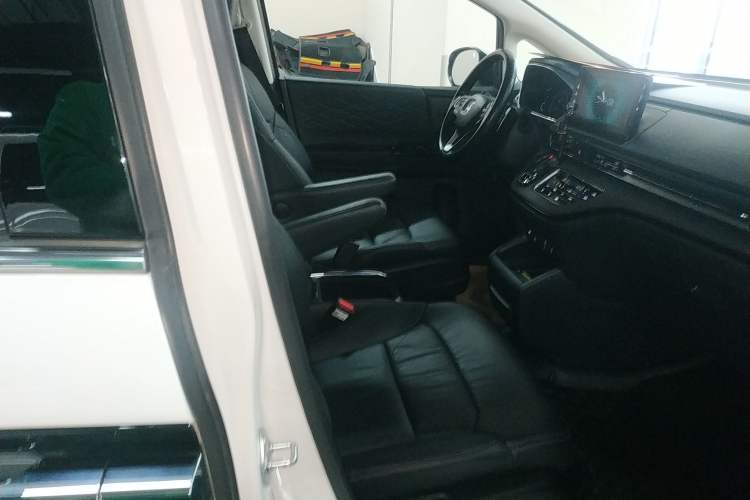 Used Honda Elysion 2022 2.0L eHEV Luxury Edition