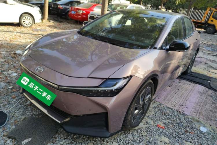 Used Toyota bZ3 2023 616 km Long-Range Premium