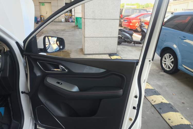 Used Baojun 560 2016 1.8L iAMT Luxury Model
