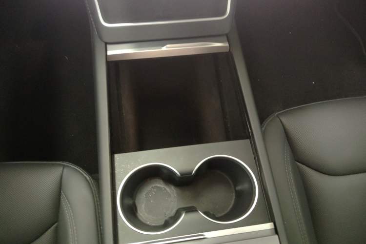 Used Tesla Model Y 2025 Rear-Wheel-Drive Version
