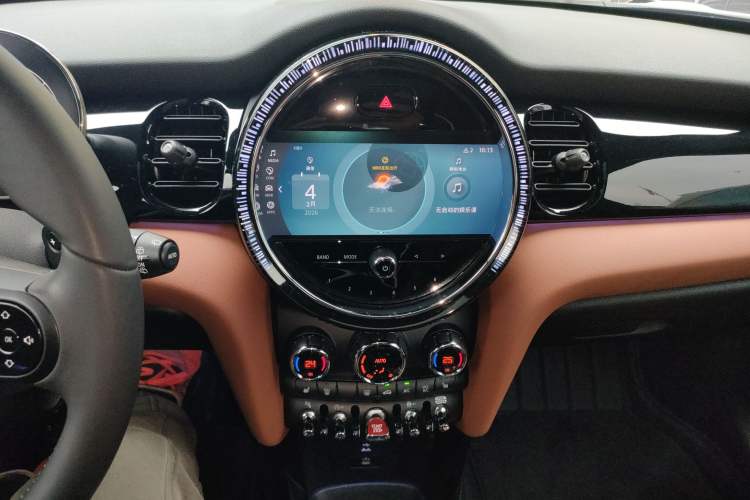 Used MINI MINI 2023 Facelift 2.0T COOPER S Artist Five-Door Edition
