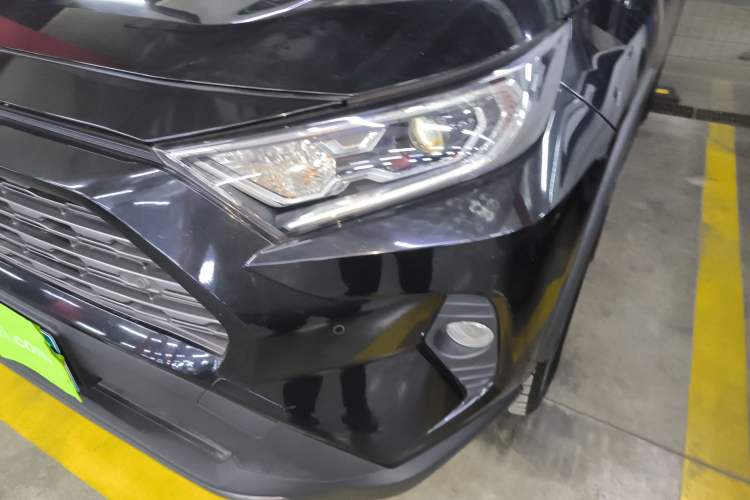 Used Toyota RAV4 2020 2.0L CVT Four-Wheel Drive Prestige Edition
