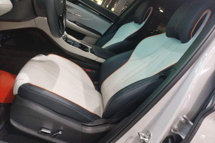 Used BYD Song PLUS New Energy 2024 Honor Edition EV 520km Premium Model
