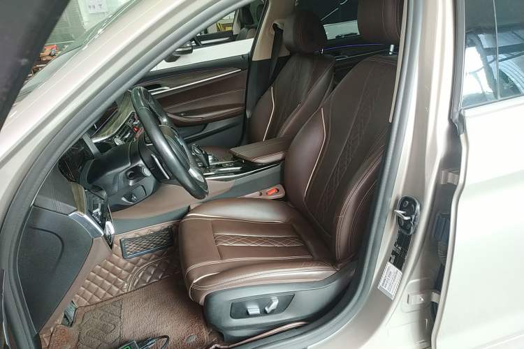 Used BMW 5 Series 2019 Facelifted 530Li Leading Edition Luxury Package
