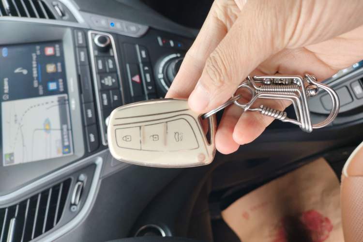 Used Hyundai Santa Fe 2017 2.0T Automatic All-Wheel Drive Smart 7-Seater
