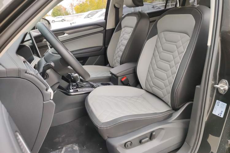 Used Volkswagen Tayron 2023 280TSI Two-Wheel-Drive Luxury Plus Advanced Version
