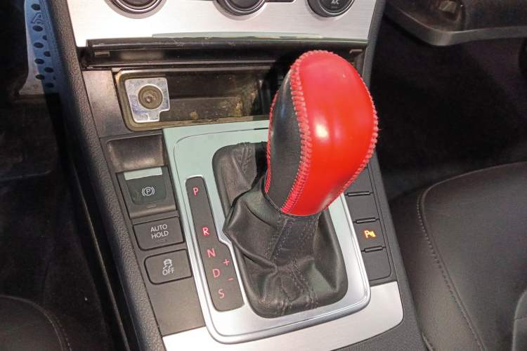 Used Volkswagen Magotan 2015 1.8TSI Advanced Model
