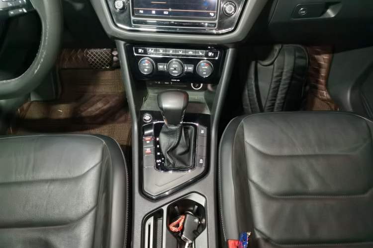 Used Volkswagen Tiguan L 2017 330TSI Automatic Two-Wheel Drive Luxury Edition