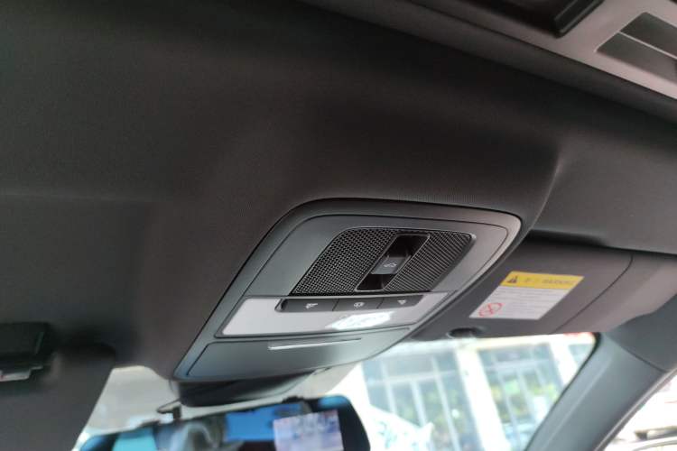 Used MG 5 2022 180 DVVT CVT Youth Luxury Edition
