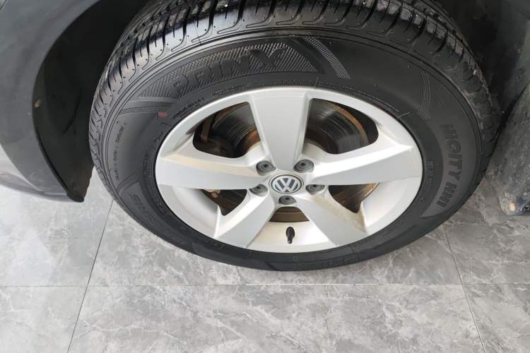 Used Volkswagen Lavida 2015 1.6L Manual Fashion Edition
