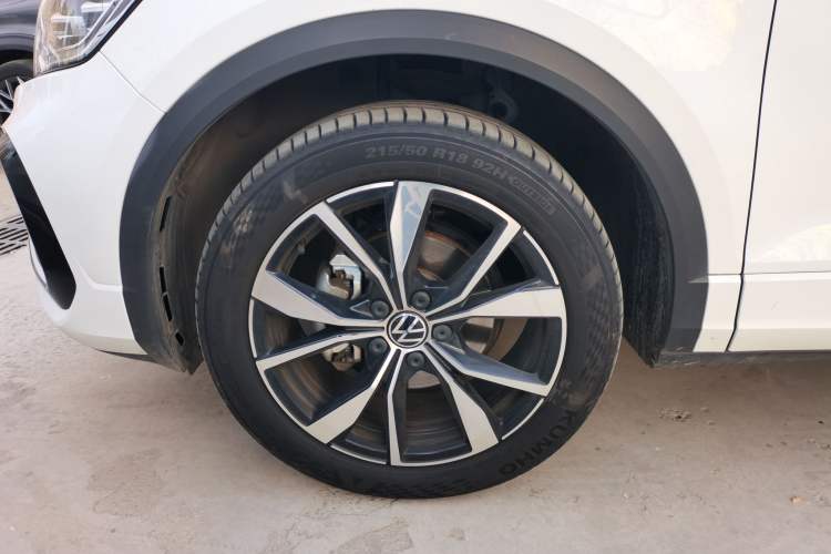 Used Volkswagen T-ROC 2025 300TSI DSG Two-Wheel Drive Chen Guang Edition
