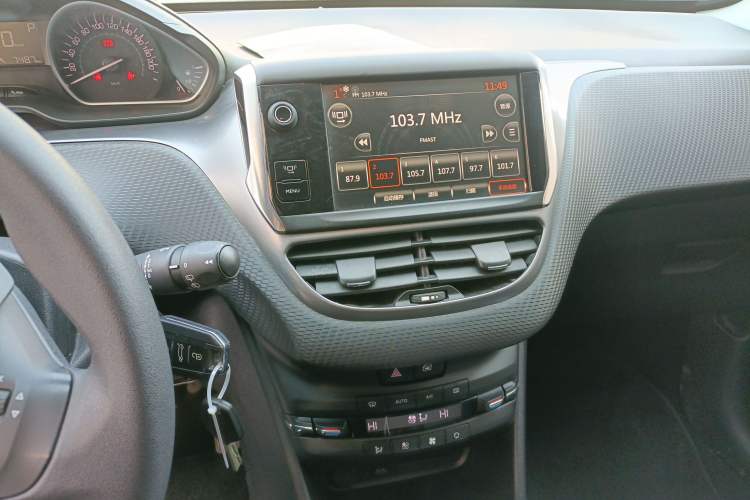 Used Peugeot 2008 2014 1.6L Automatic Fashion Edition